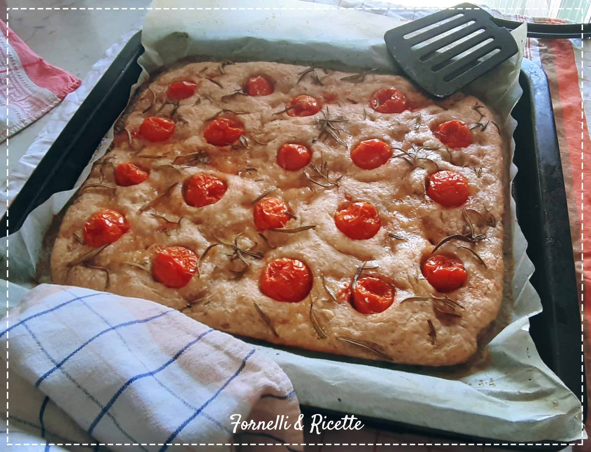 focaccia integrale pomodori