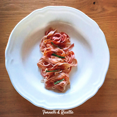 tagliatelle barbabietola prosciutto